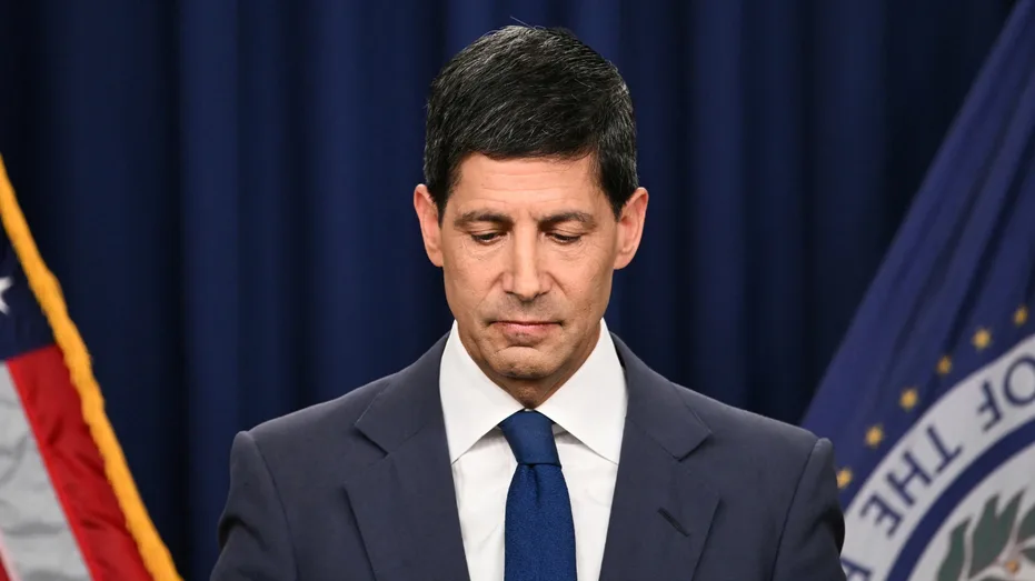 The Fed just threw a wrench in Trump's midterm economic message