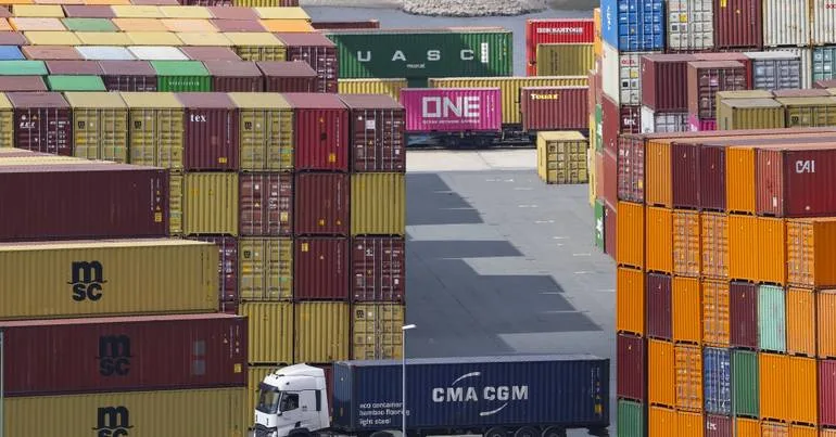 UE. Primeiro défice comercial desde 2023 no 2.º trimestre