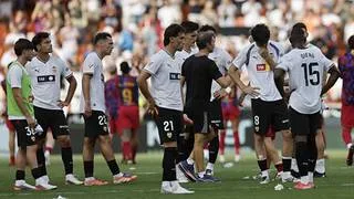 LaLiga: El Valencia despide a su entrenador y director deportivo tras la crisis