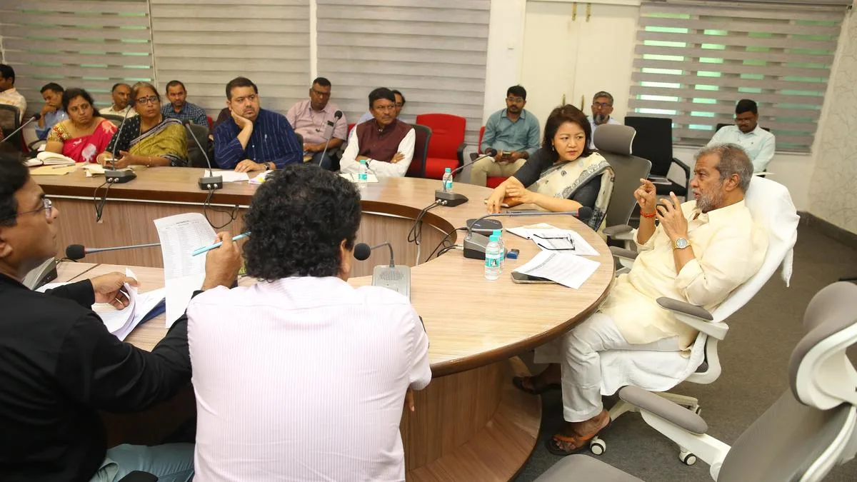 Stop unnecessary referrals, district hospitals must treat more patients locally, says Telangana health minister