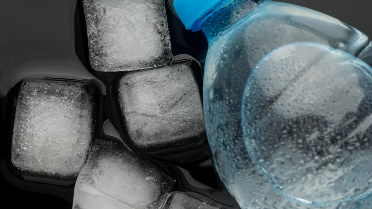 Alerta sanitaria: Perú ordena el retiro de dos conocidas marcas de agua embotellada tras detectar bacteria patógena
