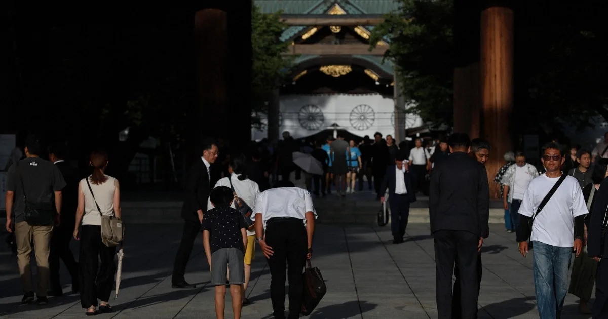 揺れる日の丸、飛び交う主張 8・15 知られざる靖国神社の実像