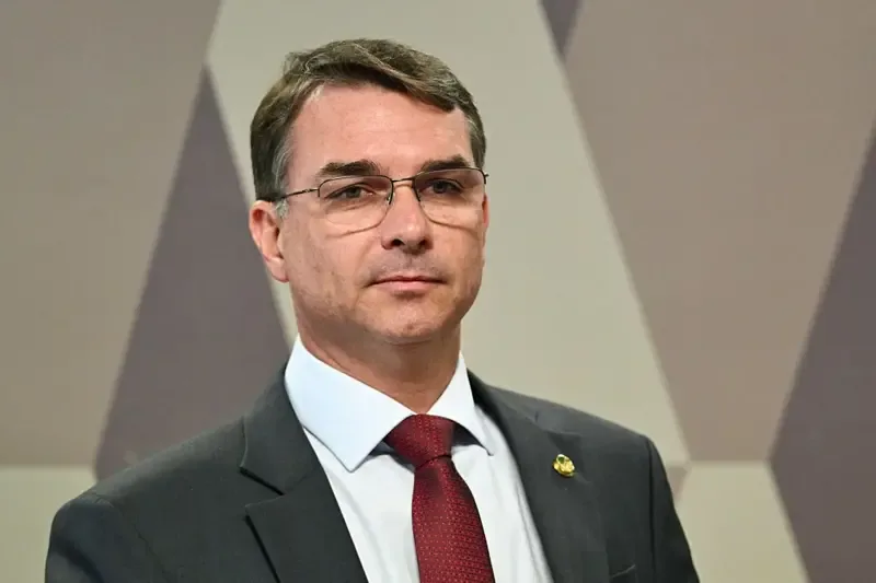Flávio declara patrimônio de R$ 8,1 milhões; valor é 370% maior que em 2018