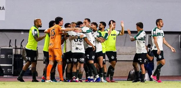 Coritiba vira no fim com lei do ex, vence e afunda Remo em jogaço de 5 gols