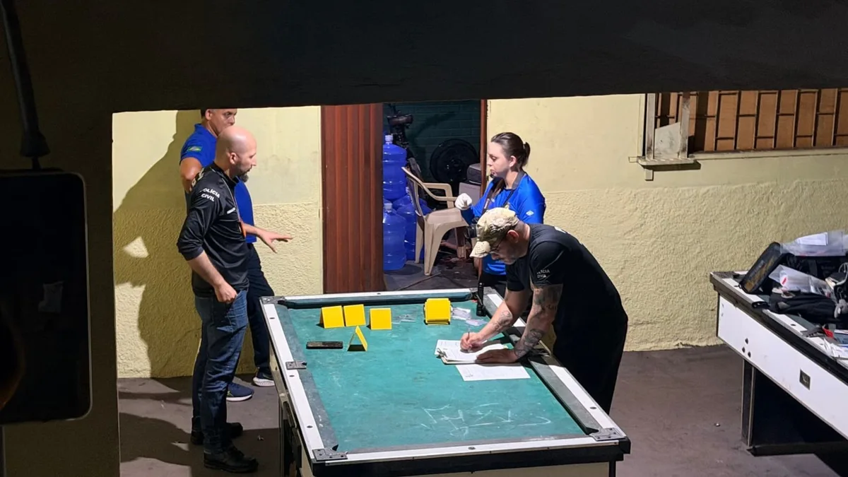 Cliente é assassinado a tiros dentro de bar em Cuiabá