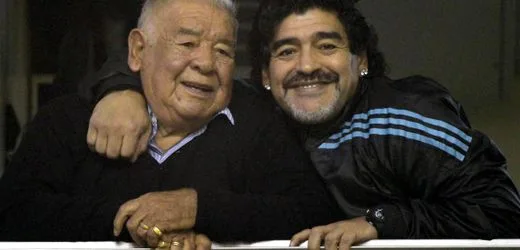 Diego Maradona: Nierentest soll vom toten Vater stammen - Prozess unterbrochen
