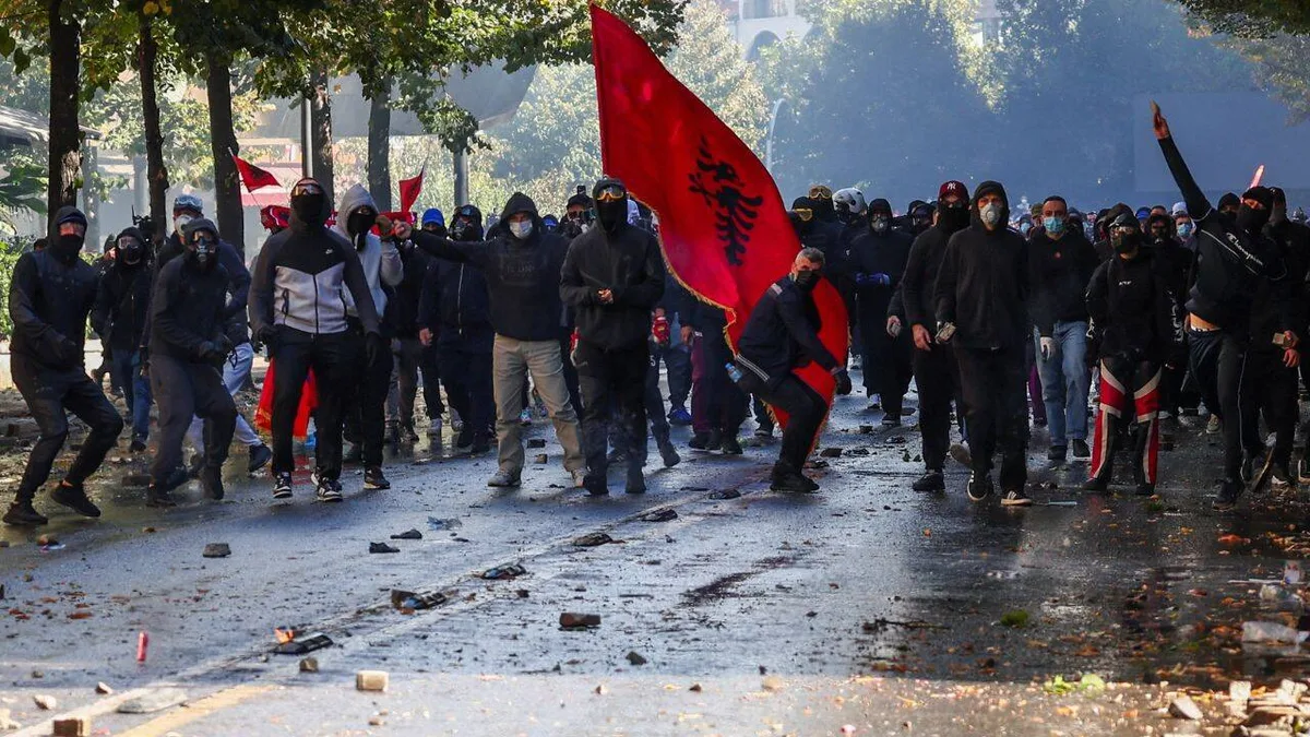 Violent Albania Protests Escalate: Student movement confronts Edi Rama; hundreds detained, dozens injured