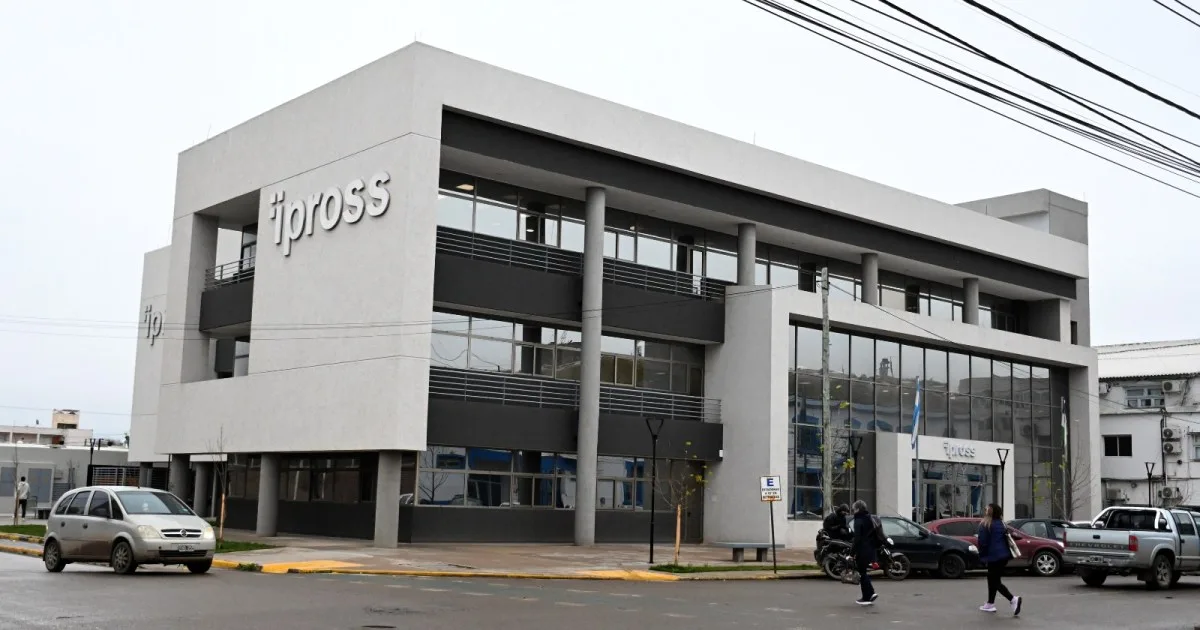 Reintegros bajo la lupa en Ipross: detectaron pagos a cuentas que no correspondían y apartaron a un empleado