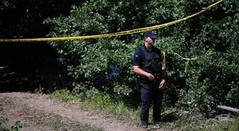 Restos mortais de pelo menos 23 pessoas exumados de três valas comuns no Kosovo