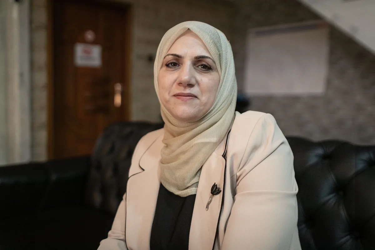 En Irak, l’ingénieure qui sillonne le Sinjar en minibus pour sauver chaque goutte d’eau