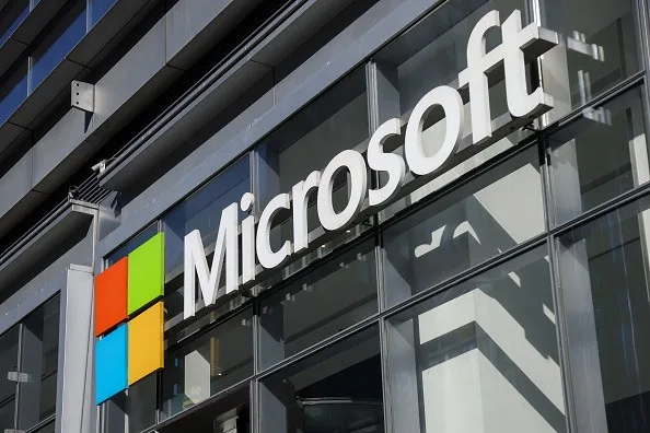 EUA barram Microsoft e outras big techs de programa que dá green card a funcionários