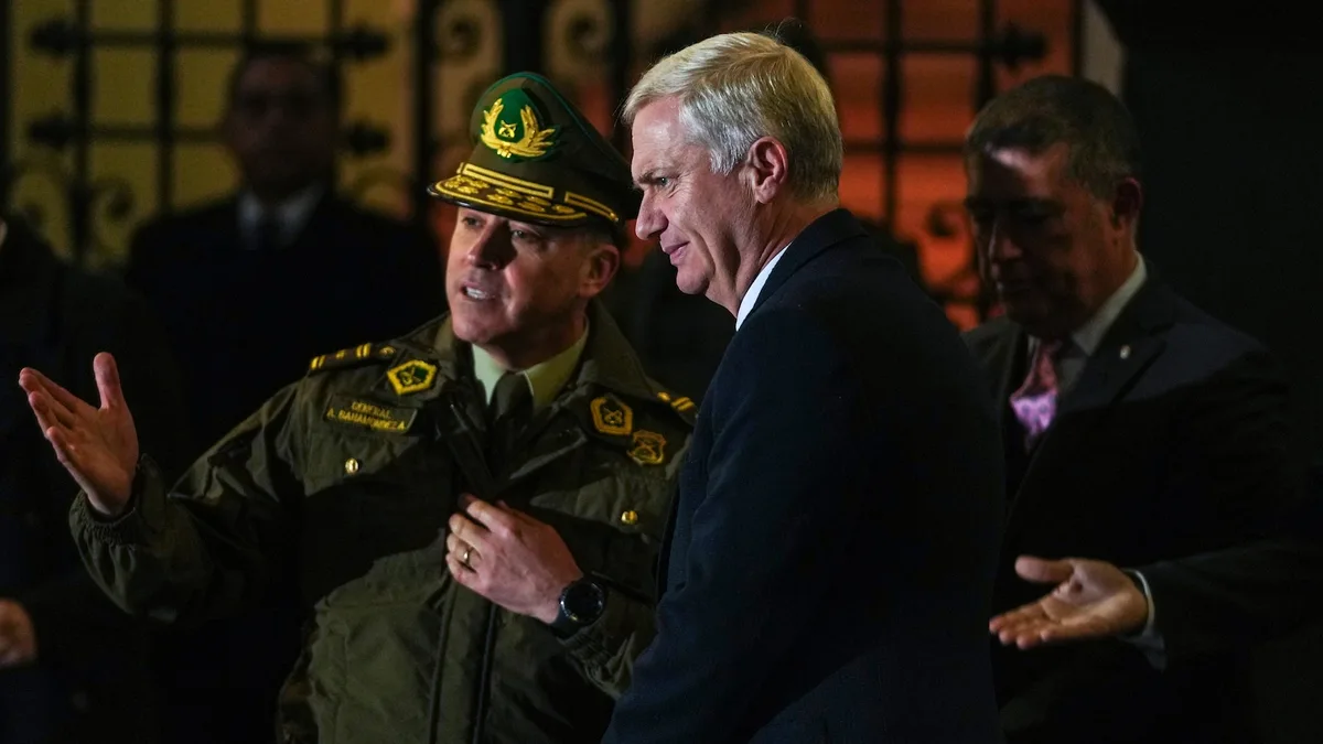 Chile moves hundreds of inmates to a new prison as President Kast ramps up security push
