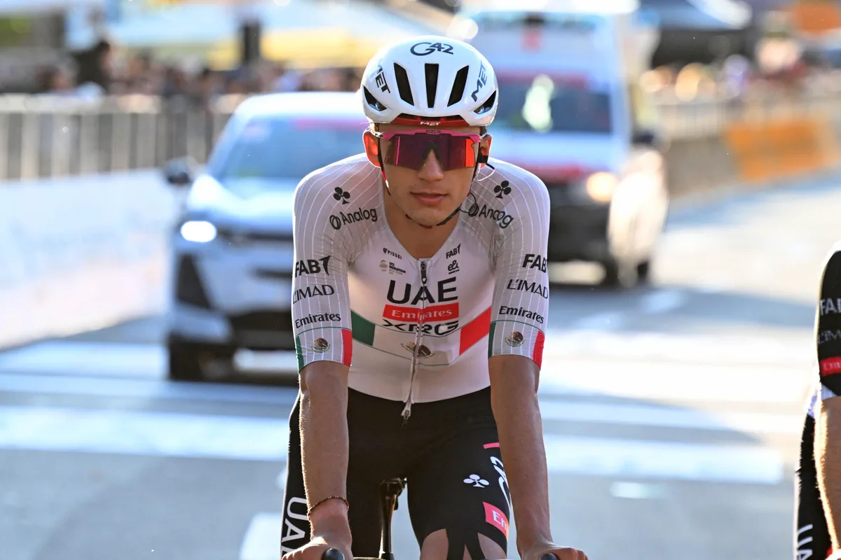 Isaac del Toro sufre en Il Lombardia 2026: termina en el lugar 28 y se queda sin su primer Monumento