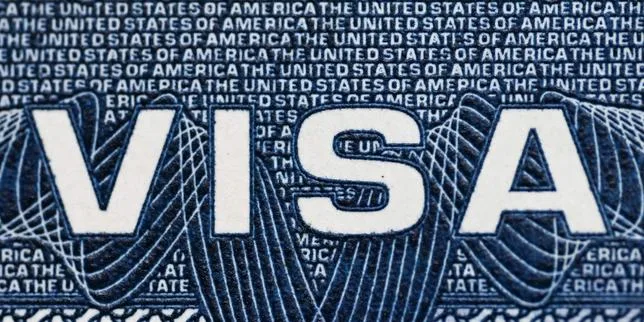 Etats-Unis : un juge bloque temporairement les restrictions sur les visas pour étudiants et journalistes étrangers décidées par l’administration Trump
