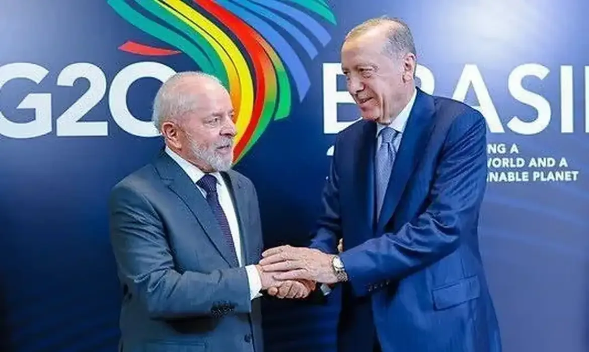Lula e Erdogan acertam ampliação de investimentos na área de defesa entre Brasil e Turquia