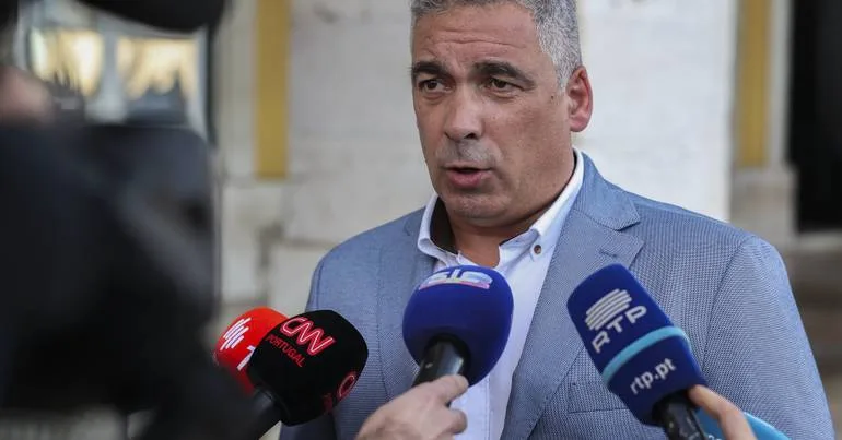 Sindicato irá impugnar transferência de guardas prisionais