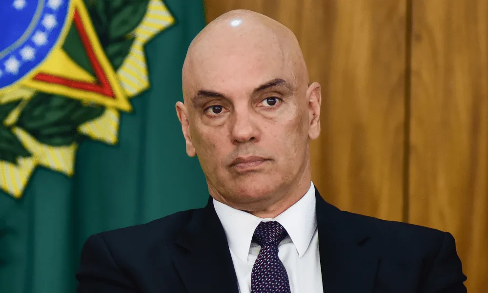 Moraes tira aposentadoria de ex-diretor da PRF condenado por trama golpista