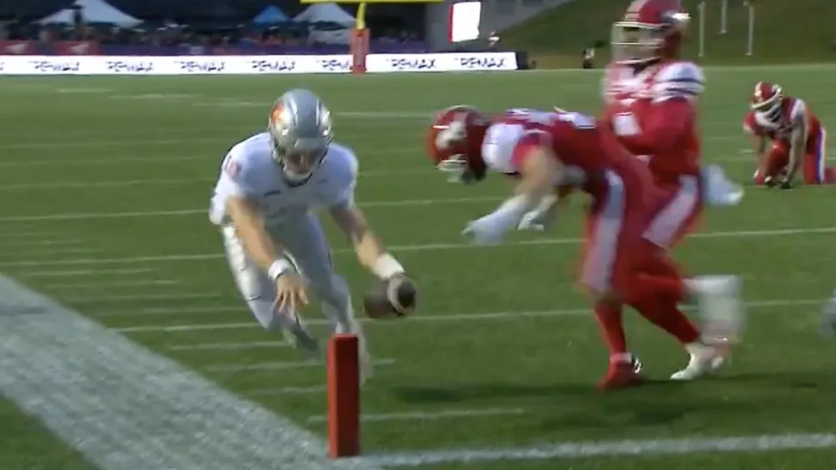 Lions’ Rourke evades pressure and earns second rushing TD of the season