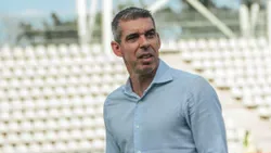 Roménia: reduzido a dez jogadores, Nuno Campos vence Cluj é líder provisório