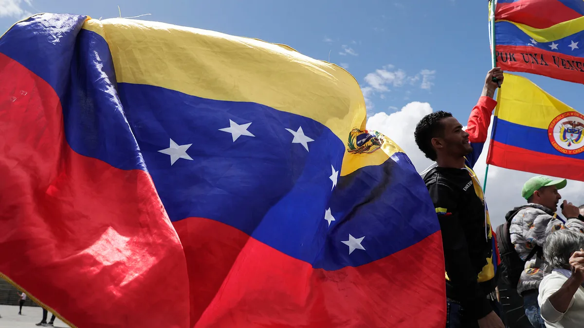 Venezuela mantém “controlo e propriedade” do petróleo após acordo com EUA