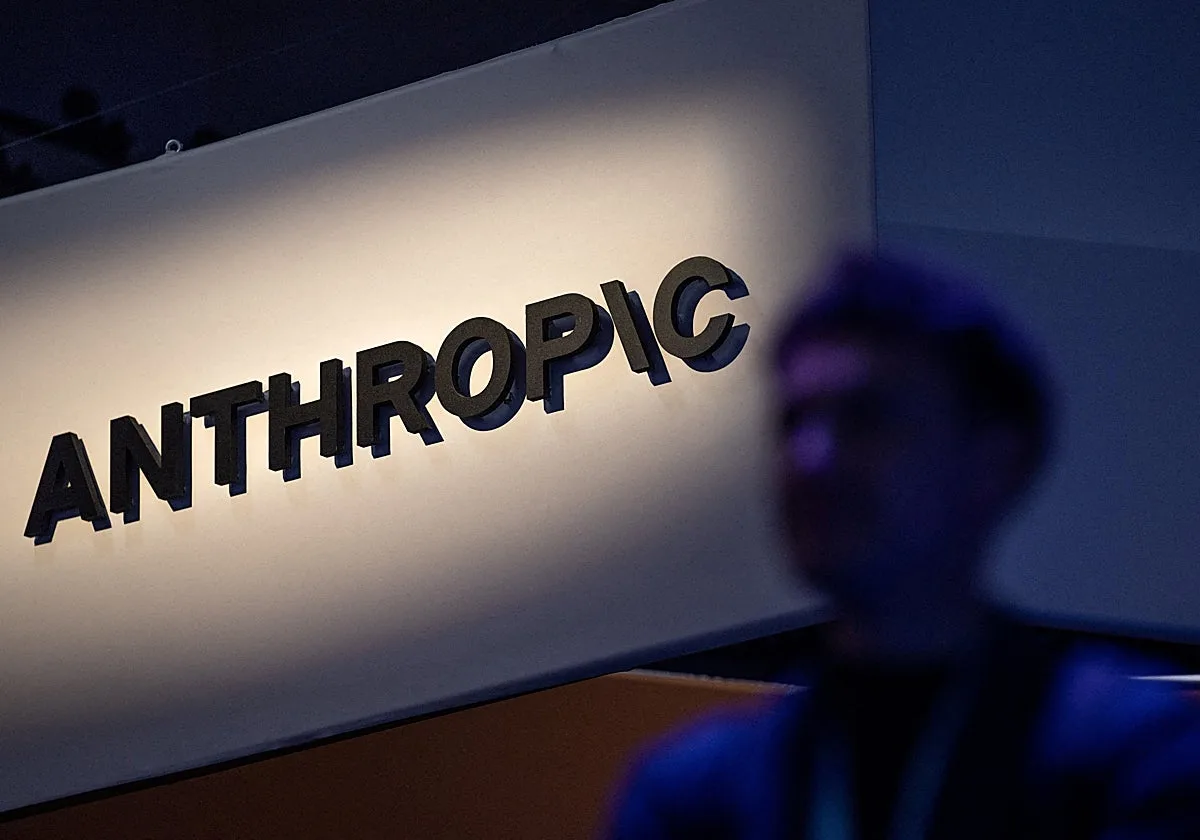 Anthropic desconecta sus modelos de internet después de que un agente de IA enviase una falsa denuncia de asesinato
