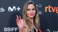 Angelina Jolie, aos 51 anos, converteu 39 hectares de floresta no Camboja, anteriormente visados pela caça, em uma reserva dedicada à vida selvagem