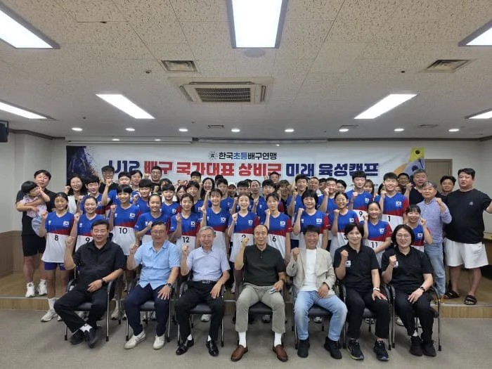 V리그 최고 3인방이 뭉쳤다…정지석·황택의·허수봉, 초등 대표팀 캠프에 2500만원 전액 지원