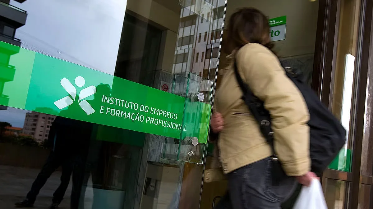 Despedimentos coletivos atingem novo máximo desde a pandemia e sobem 13%