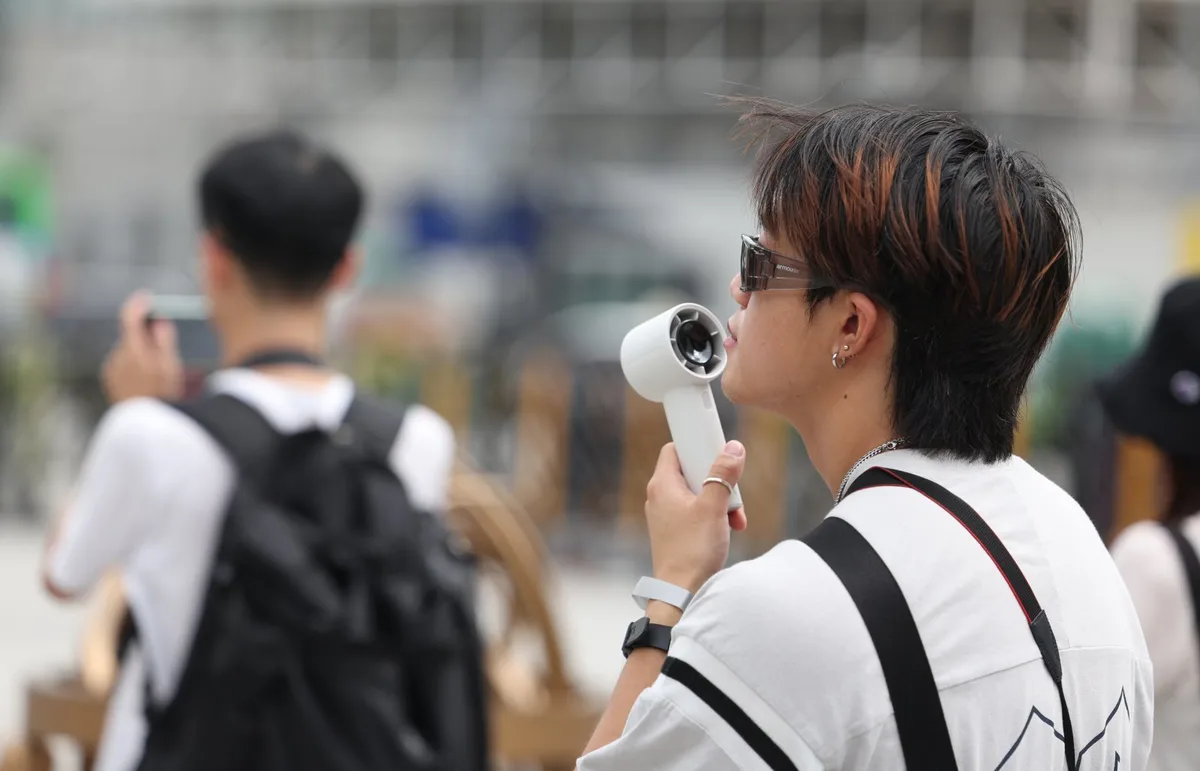 낮 최고 32도 더위…충청·남부, 천둥·번개 동반 소나기
