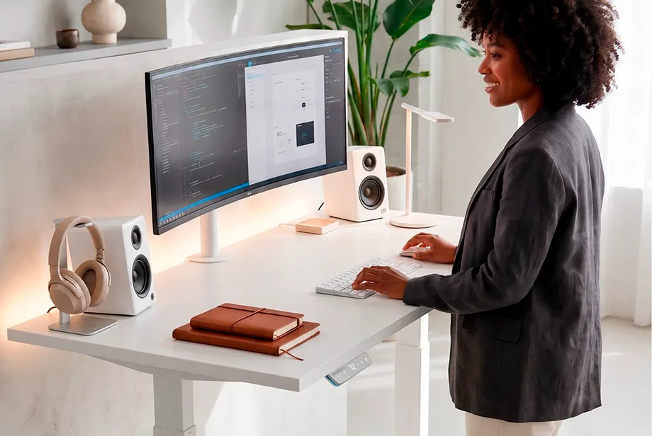 Qual a altura certa da sua mesa de trabalho? Calculadora gratuita mostra