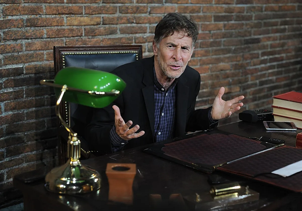 El autor de 'El club de los poetas muertos': «El profesor Keating tendría hoy problemas para captar la atención de sus alumnos»