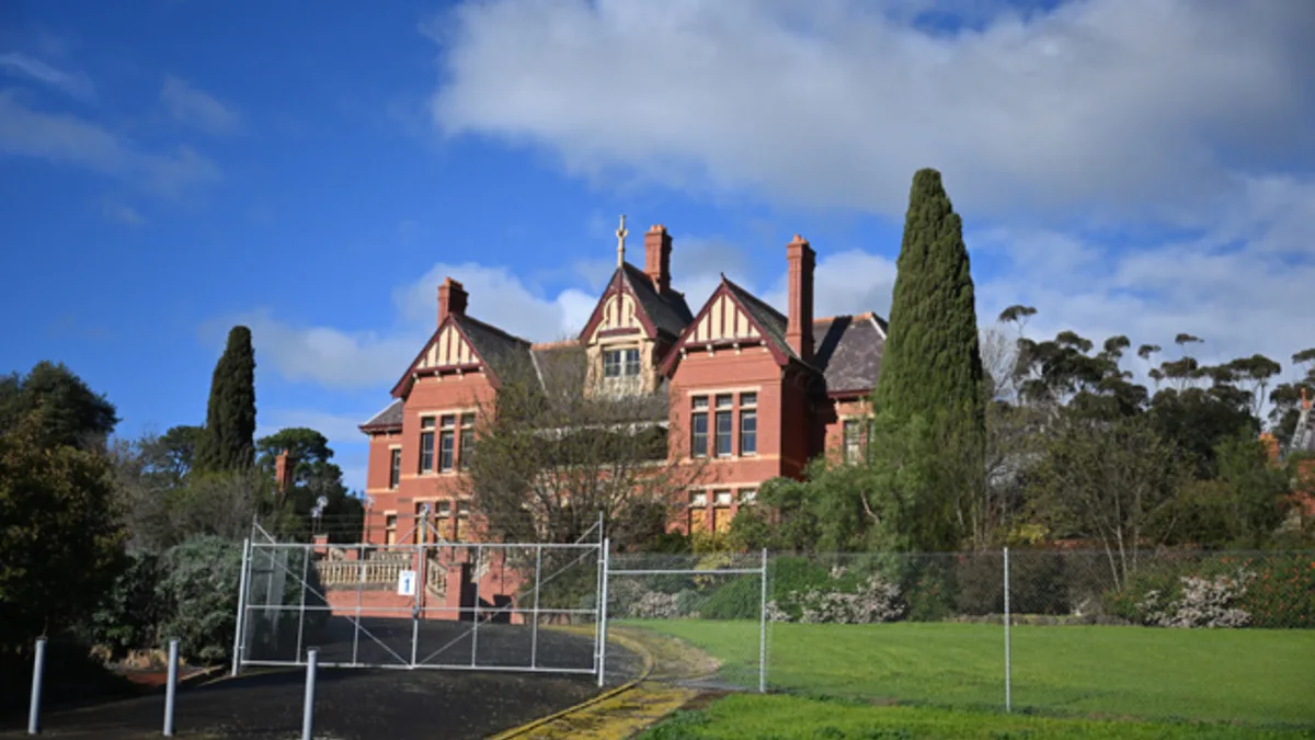 Jacksons Hill Sale Scrutiny: Victoria defends A$1m Nine deal; MP demands transparency