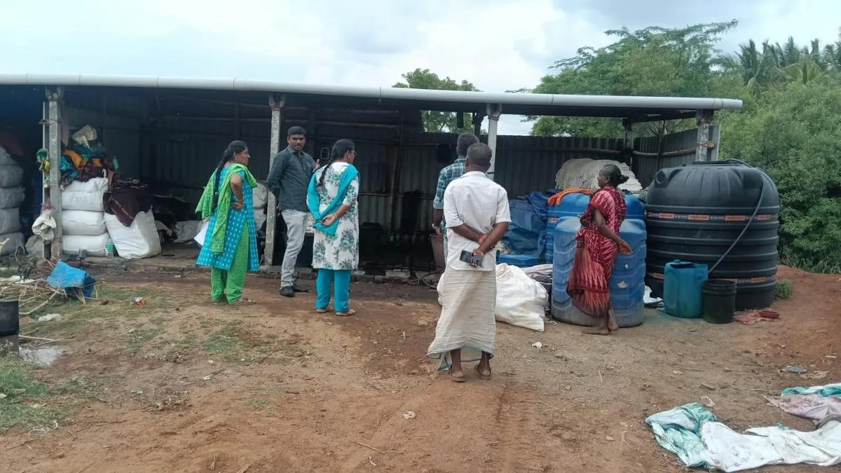 Revenue, TNPCB officials seal illegal dyeing units near Chinnalapatti; power lines too disconnected after Collector’s directive