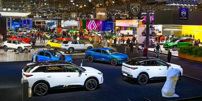 Les constructeurs en difficulté parient sur le Mondial de l’auto pour se relancer