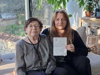 Plus de 40 ans après, ces Bretons reçoivent un rappel de prêt de la bibliothèque… avec une amende en francs