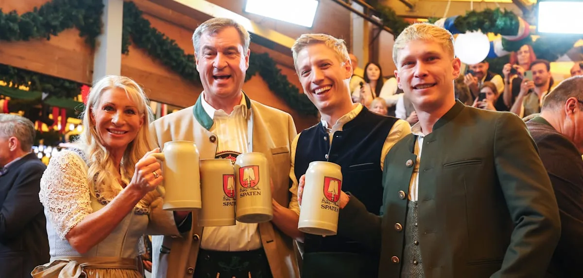 „Auf der Wiesn gibt es keine Parteifarben“ – Krause und Söder stoßen gemeinsam an