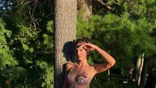 Clara Vegas luce ajustado bikini: Así avanza su cambio físico