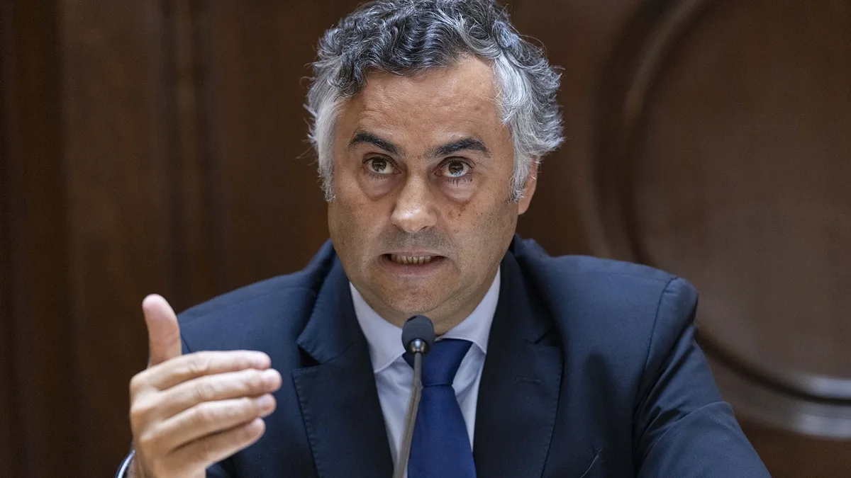 Fernando Alexandre: “Ao contrário do que acontecia noutros anos, tivemos cerca de 20 mil alunos que tiveram a nota vírgula 4 (0.4, 1.4, 2.4… etc)”