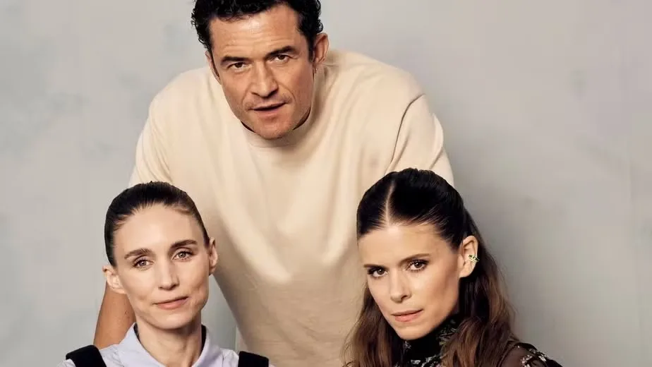 Orlando Bloom causa polêmica com cena de sexo a três com irmãs