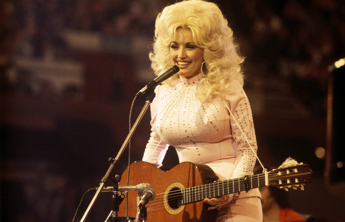 Cinco sucessos de Dolly Parton que marcaram a história da música country