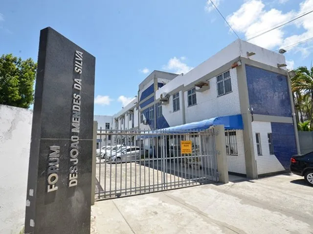 Homem é condenado a 35 anos por feminicídio de grávida na Bahia