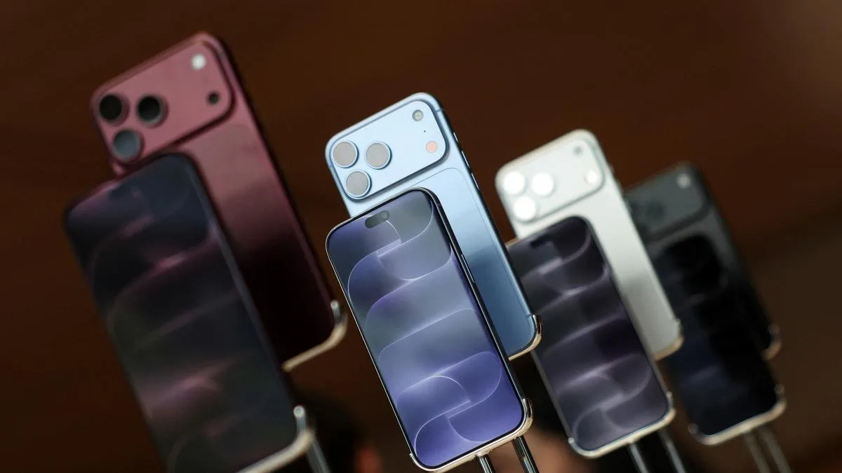 Global smartphone shipments plunge 20% during Q3 2026