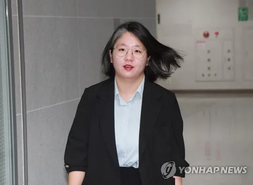 與 내부서 '용혜인 리스크' 우려 점증…일각 "의원직 내려놔야"