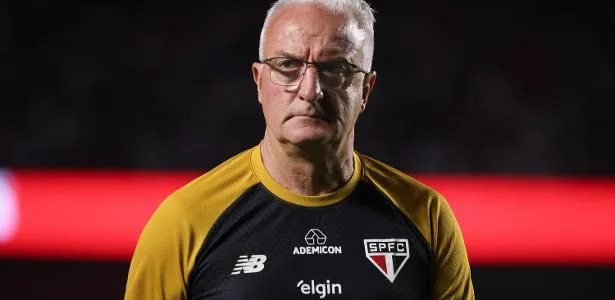 Dorival espera 'reinício' e exalta caráter do elenco após fim de jejum