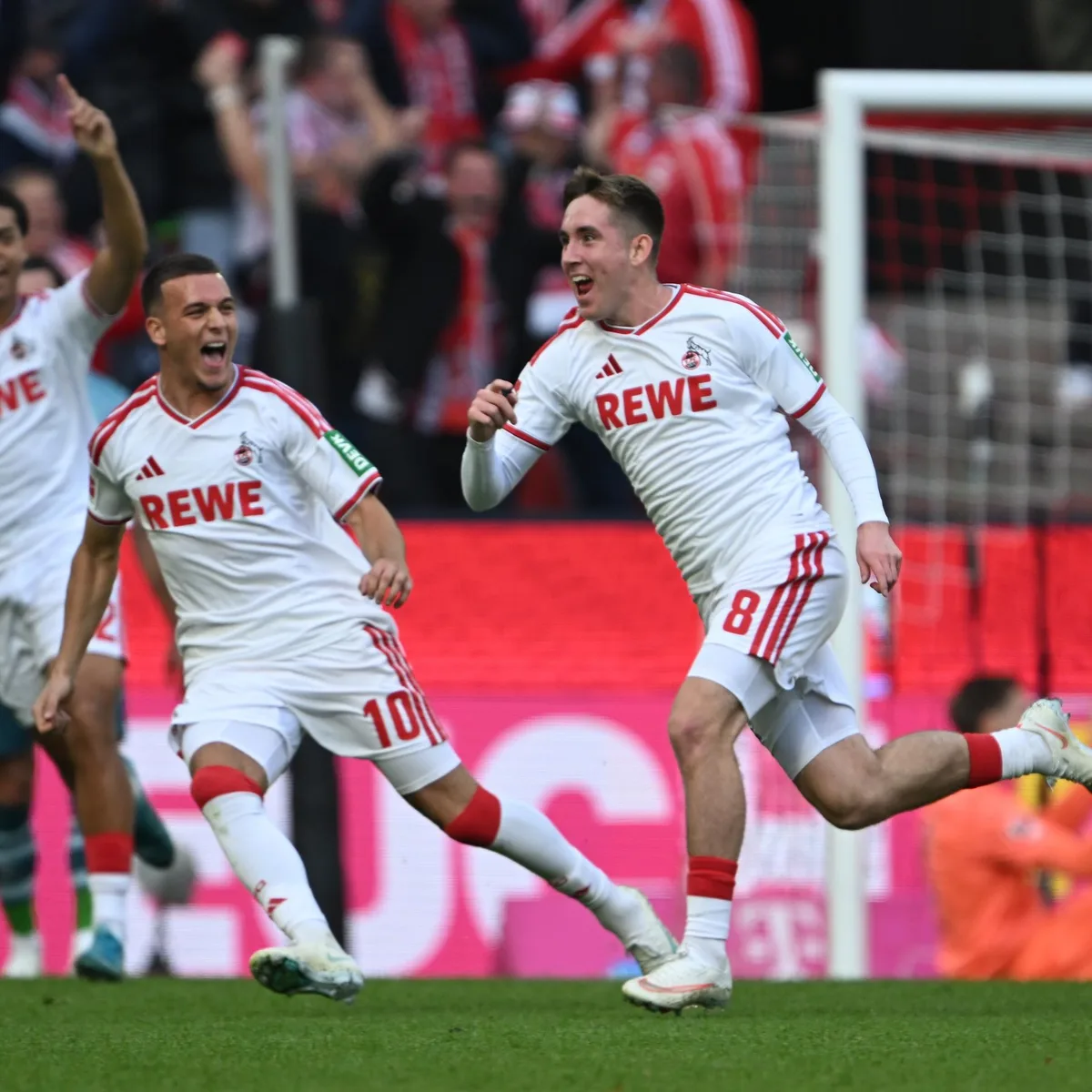 Fußball-Bundesliga - Köln feiert Derbysieg gegen Mönchengladbach