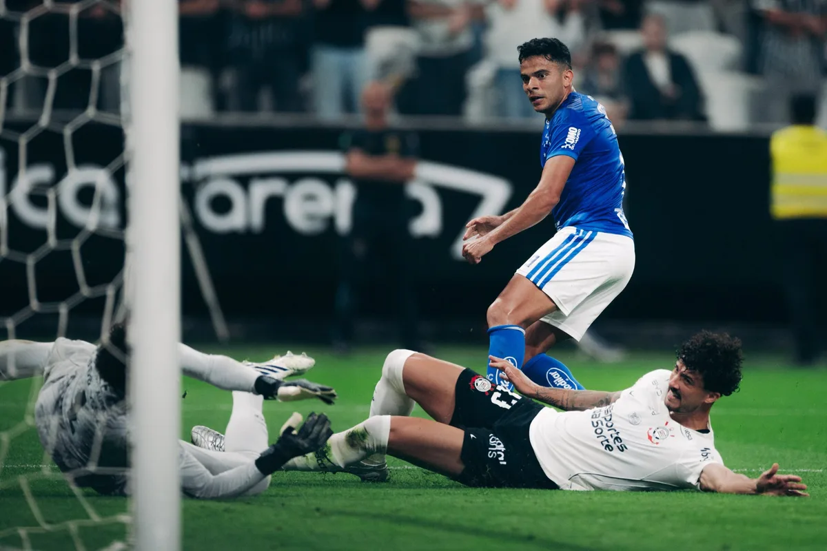 Brasileirão: Cruzeiro vence Corinthians fora de casa e se firma no G-5
