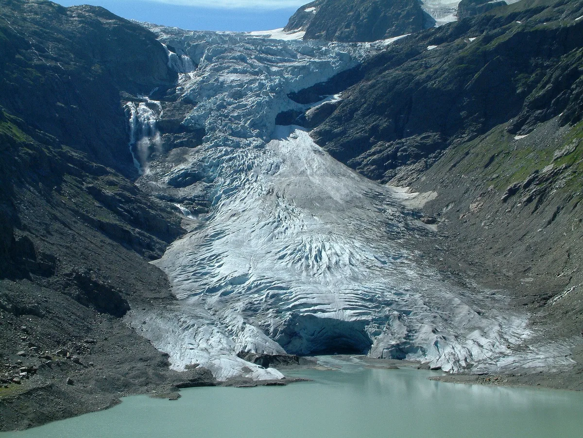 Los cuerpos de dos alpinistas desaparecidos en 1992 aparecen tras el deshielo de un glaciar suizo: una prueba de ADN confirma su identidad