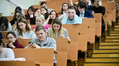 Пять лет до второй попытки и меньше платных мест: что нужно знать о поступлении в вуз в 2027 году