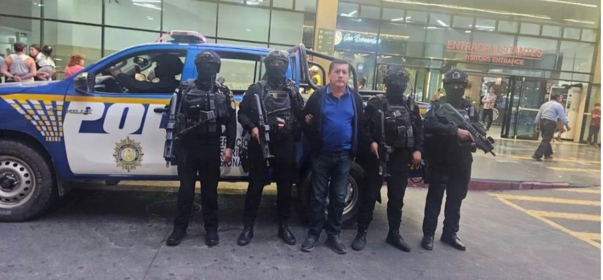 Ecuador detuvo en una operación transnacional a un delincuente con alerta roja de Interpol buscado por narcotráfico