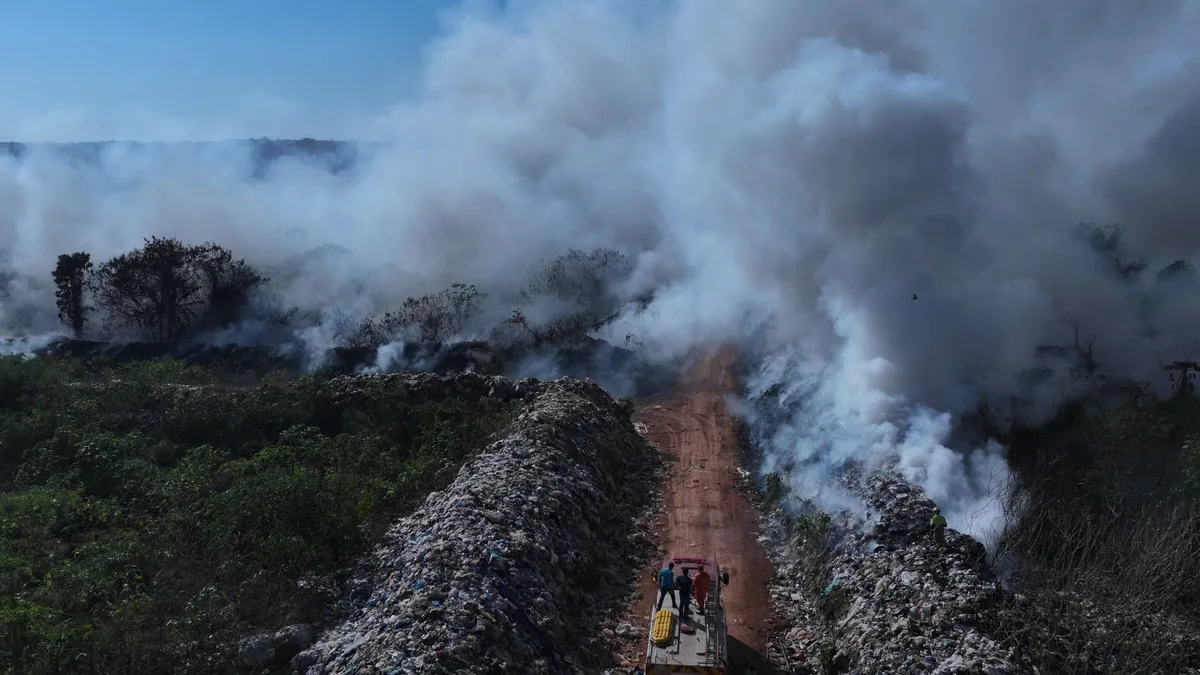 Lixão que pegou fogo em Iranduba já acumulava multas e irregularidades ambientais, diz Ipaam